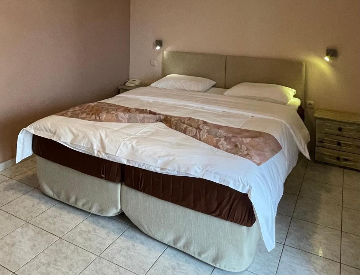 Hotel Afrika Eleonas Bagian luar foto